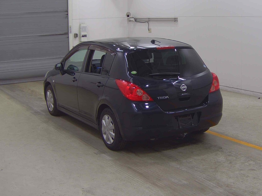 NISSAN TIIDA