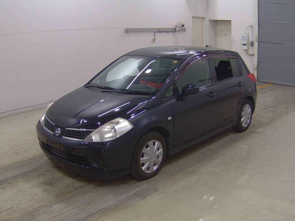 NISSAN TIIDA