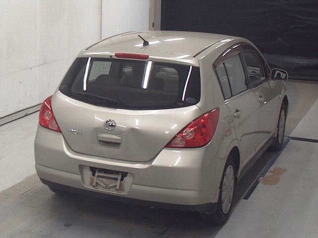NISSAN TIIDA