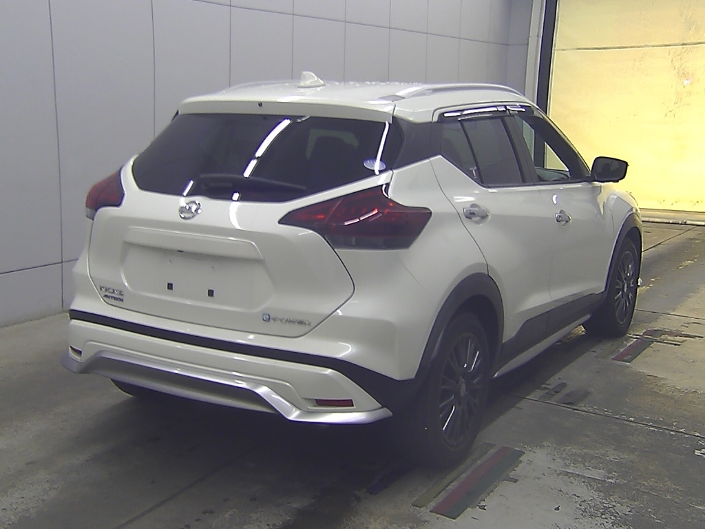 NISSAN KICKS