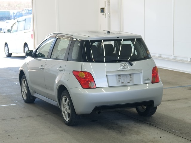 TOYOTA IST