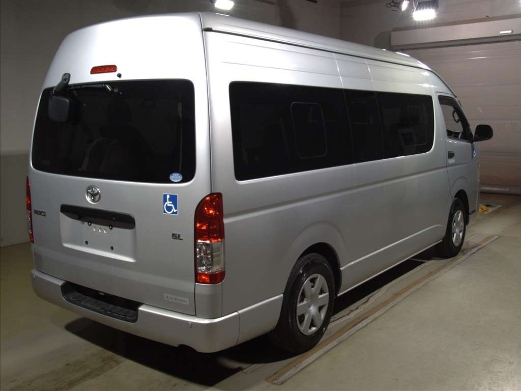 TOYOTA REGIUS ACE