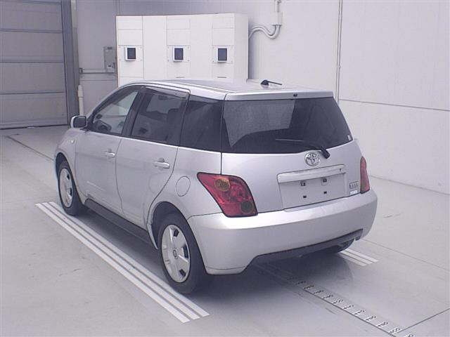 TOYOTA IST