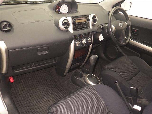 TOYOTA IST