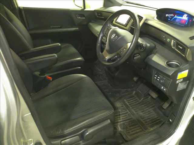 HONDA FREED SPIKE