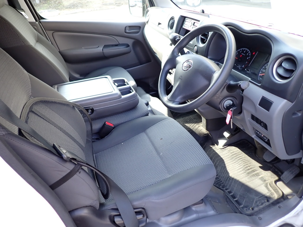 NISSAN NV350 CARAVAN