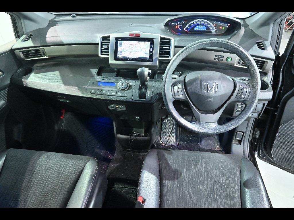 HONDA FREED SPIKE