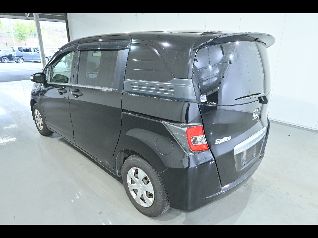 HONDA FREED SPIKE