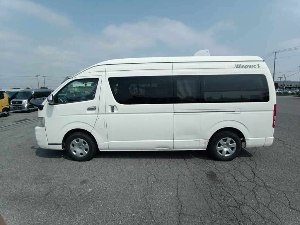 TOYOTA REGIUS ACE