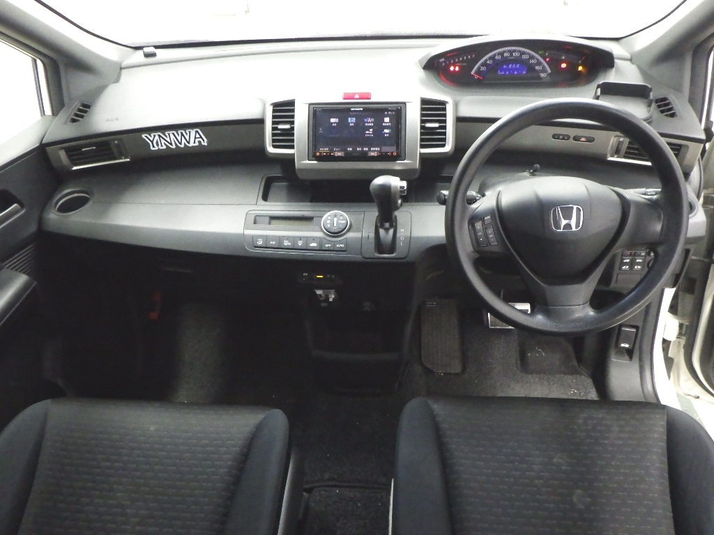 HONDA FREED SPIKE
