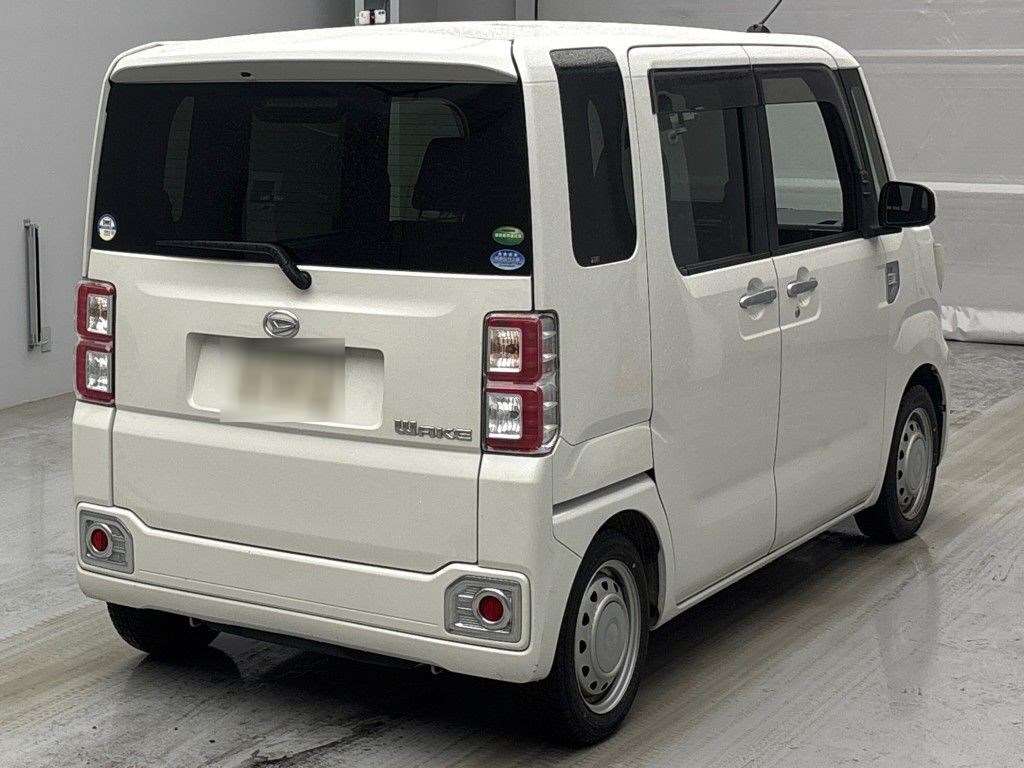 DAIHATSU WAKE