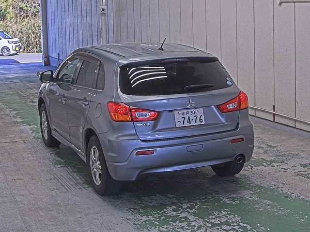 MITSUBISHI RVR