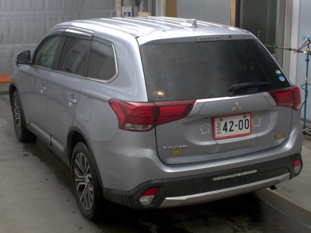 MITSUBISHI OUTLANDER