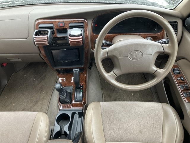 TOYOTA HILUX SURF