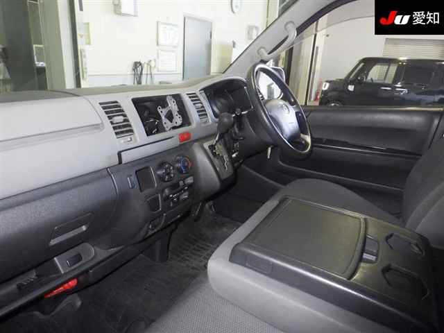 TOYOTA REGIUS ACE