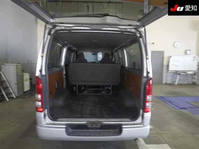 TOYOTA REGIUS ACE