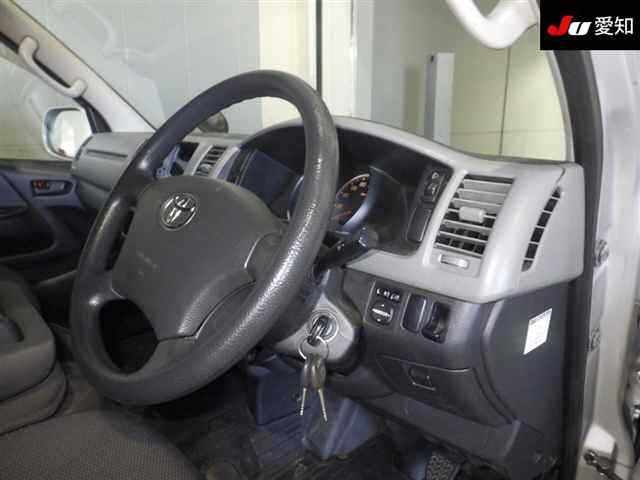 TOYOTA REGIUS ACE