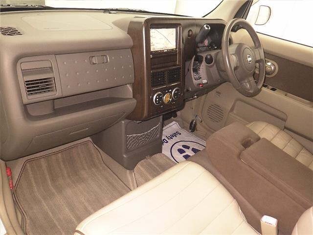 NISSAN CUBE