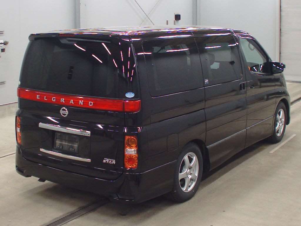 NISSAN ELGRAND