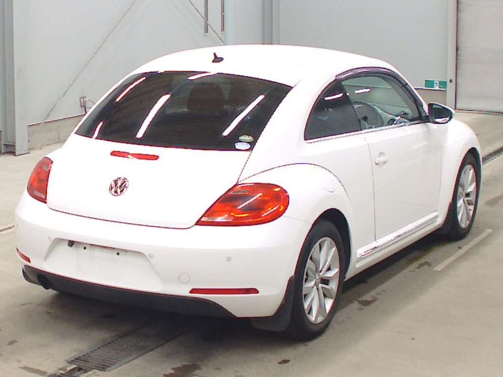 VOLKSWAGEN BEETLE
