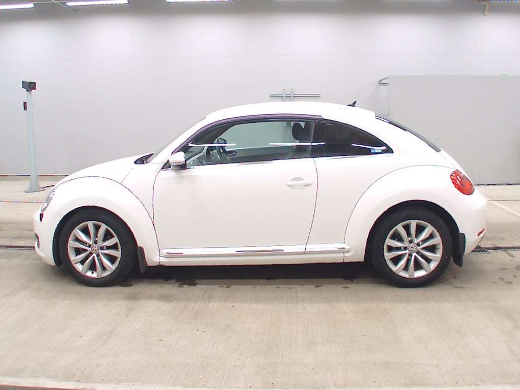 VOLKSWAGEN BEETLE