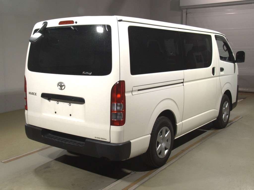TOYOTA REGIUS ACE