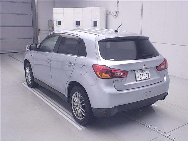 MITSUBISHI RVR