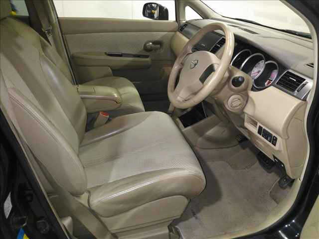NISSAN TIIDA