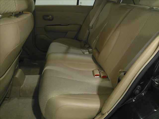NISSAN TIIDA