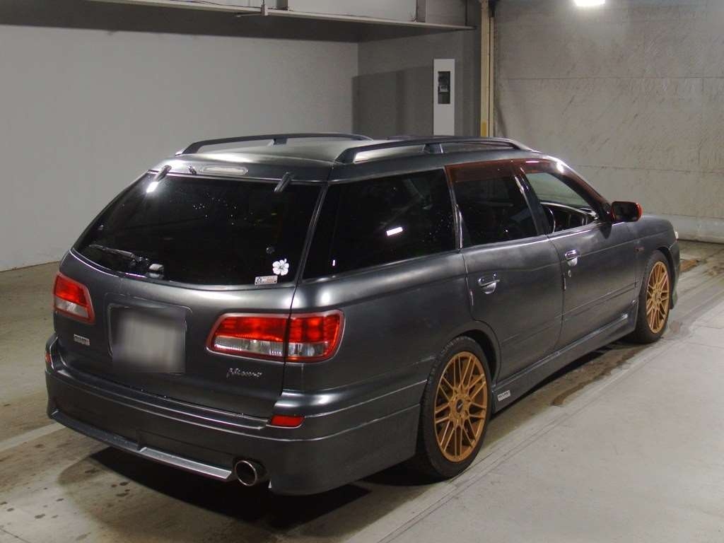 NISSAN AVENIR