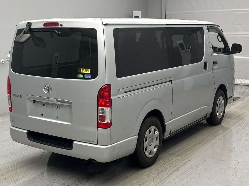 TOYOTA REGIUS ACE