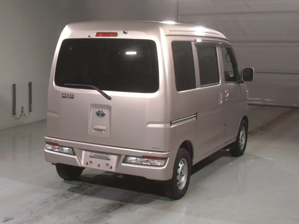 TOYOTA PIXIS VAN