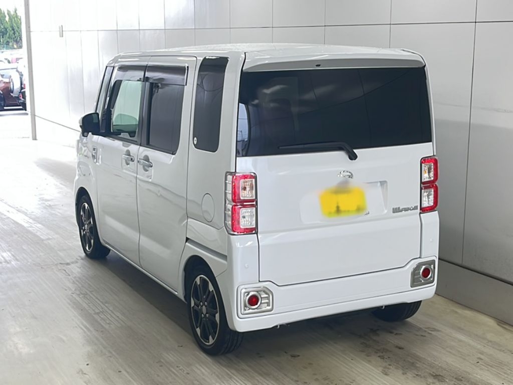 DAIHATSU WAKE