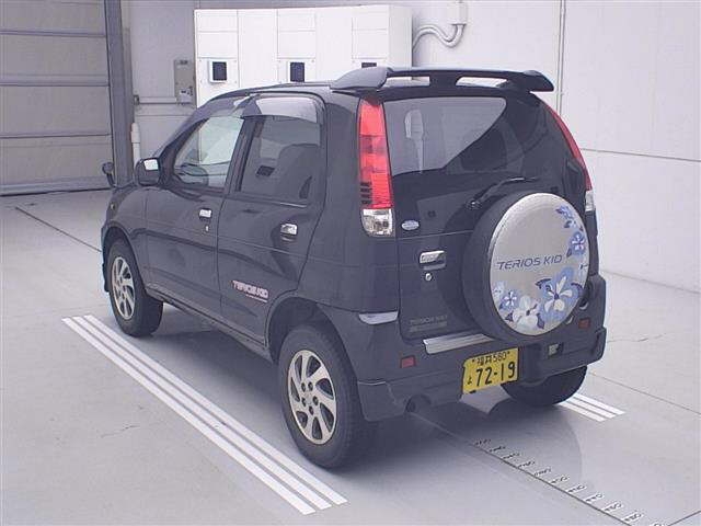 DAIHATSU TERIOS KID
