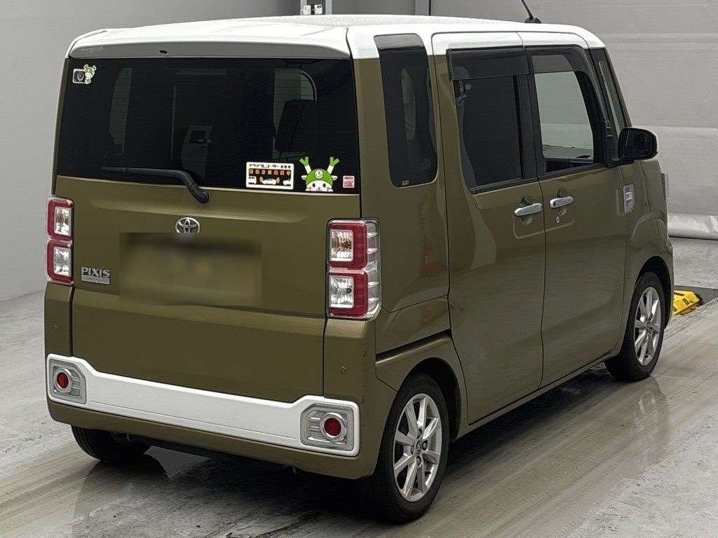 TOYOTA PIXIS MEGA