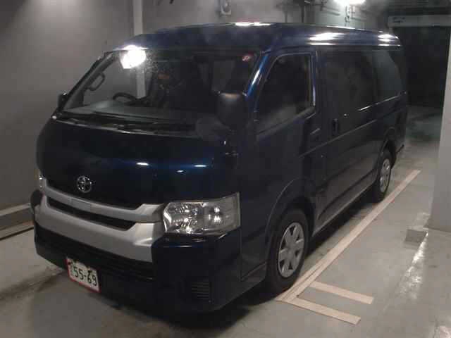 TOYOTA HIACE