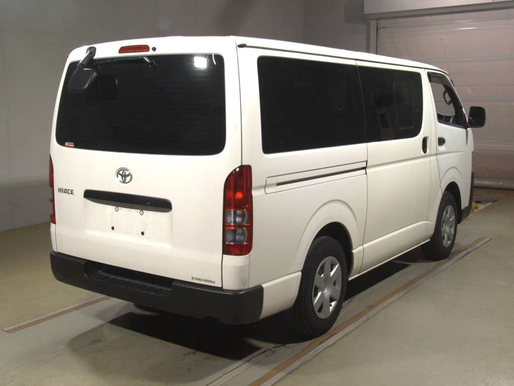 TOYOTA REGIUS ACE