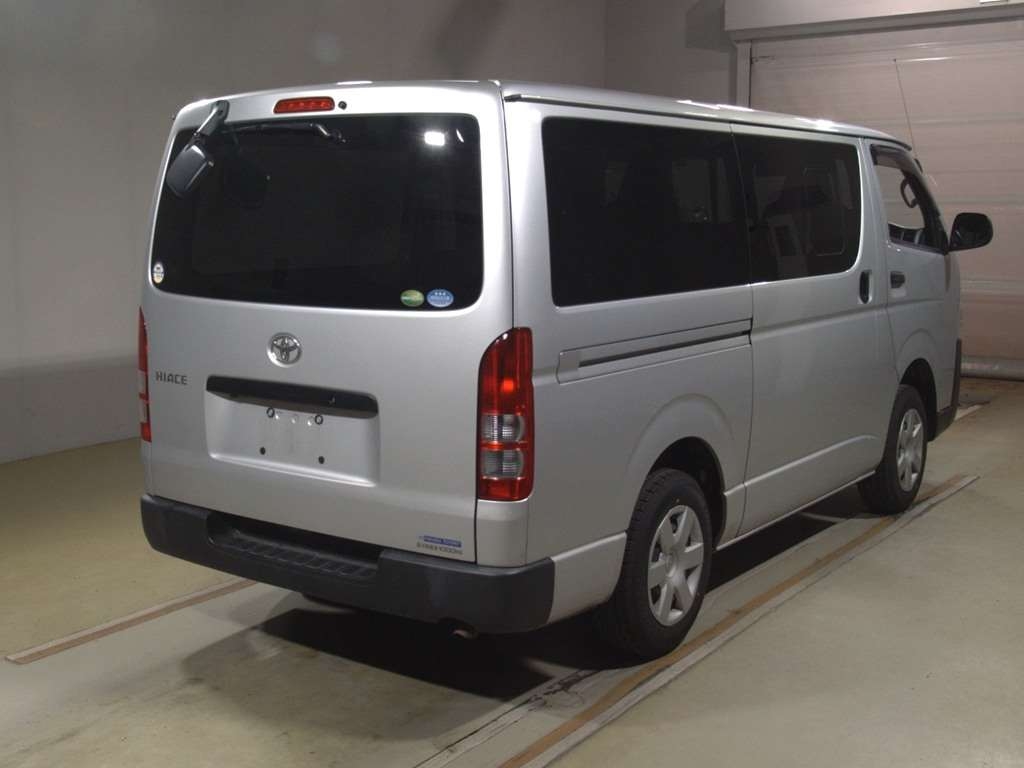 TOYOTA REGIUS ACE