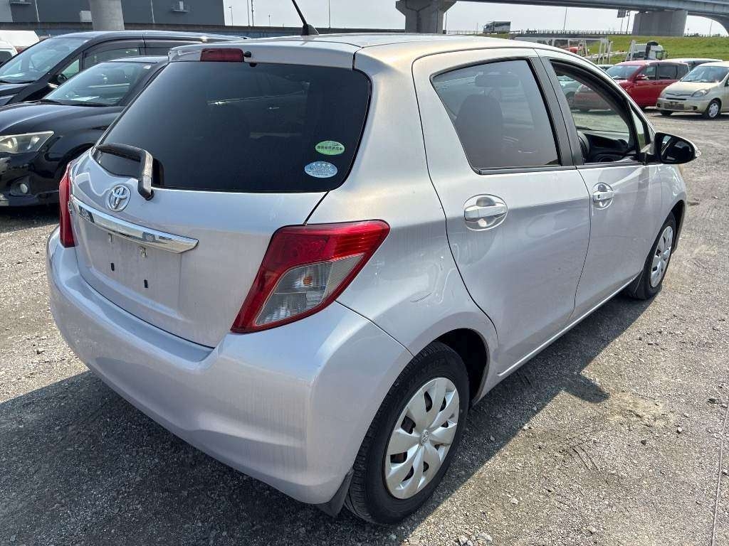TOYOTA VITZ