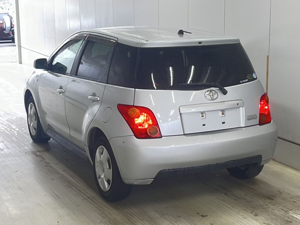 TOYOTA IST