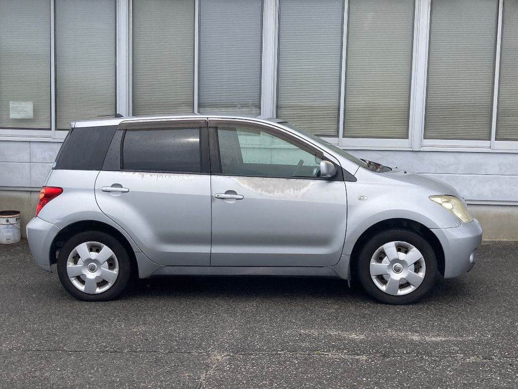 TOYOTA IST