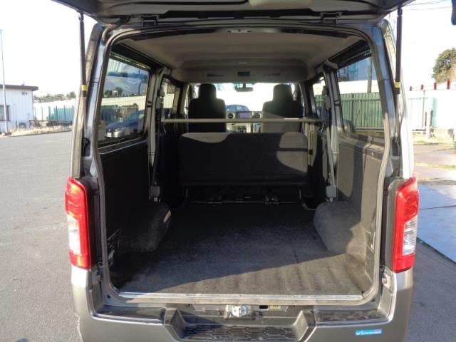 NISSAN NV350 CARAVAN