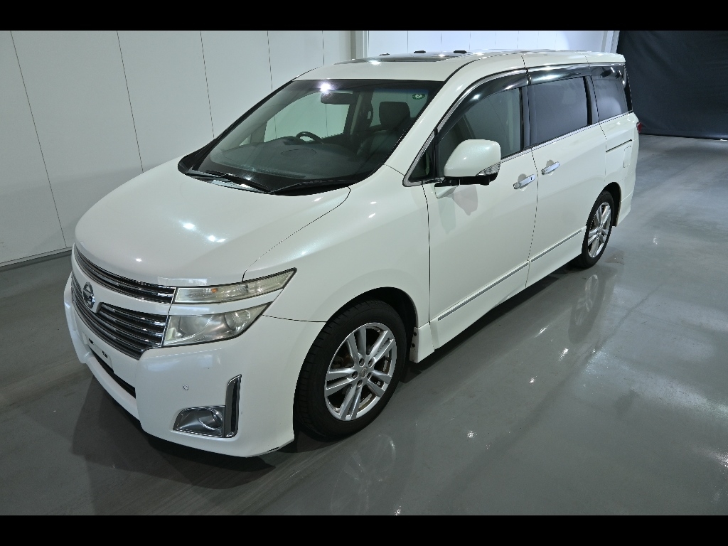 NISSAN ELGRAND
