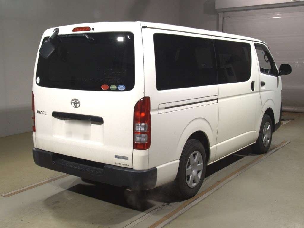 TOYOTA REGIUS ACE
