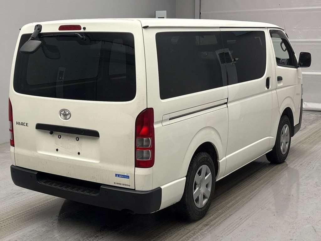 TOYOTA REGIUS ACE