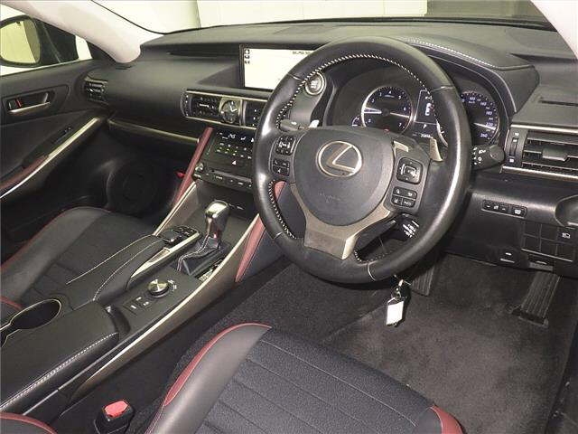 LEXUS IS300
