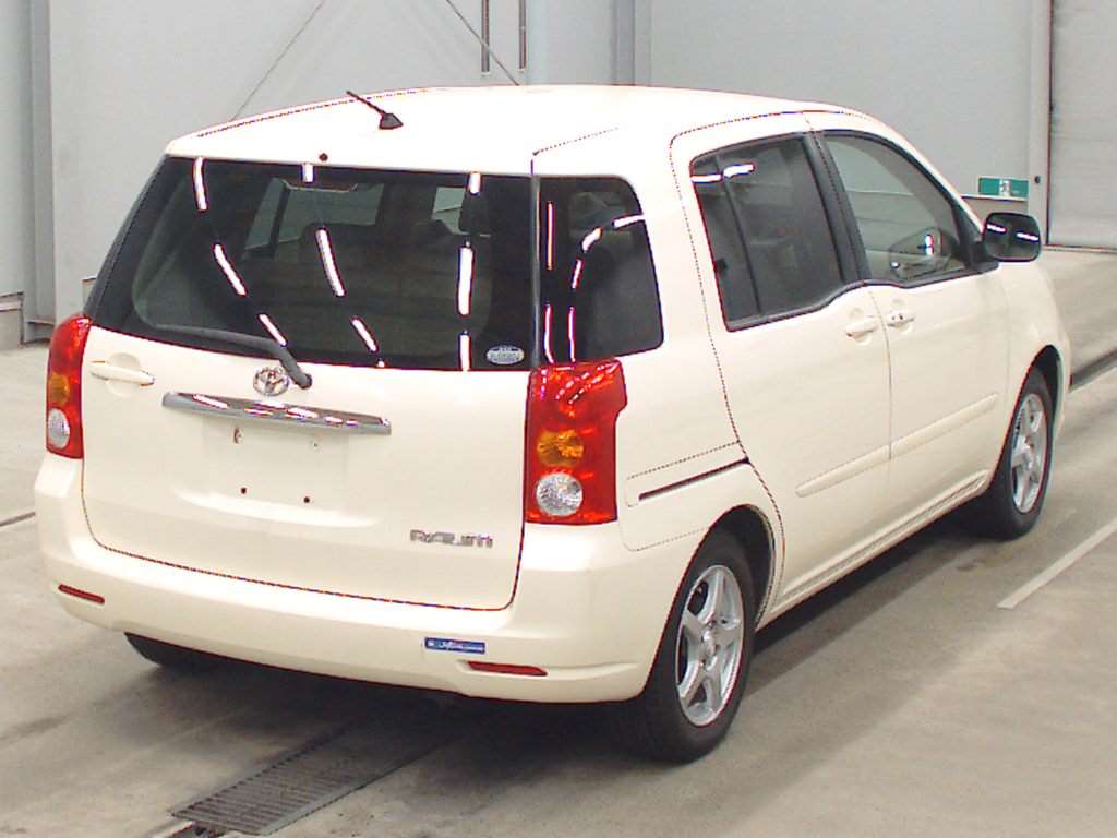 TOYOTA RAUM