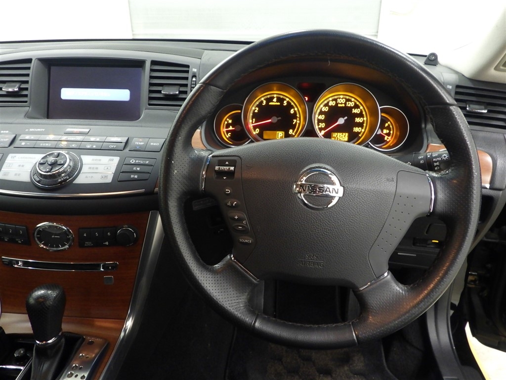 NISSAN FUGA