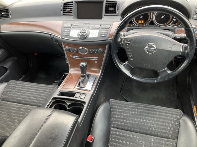 NISSAN FUGA