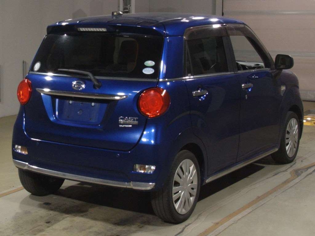 DAIHATSU CAST